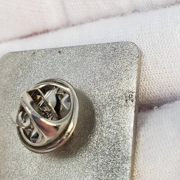 Disney Tarzan Silver-Toned Pin Rare Broadway Musical Edition - Picture 7 of 8